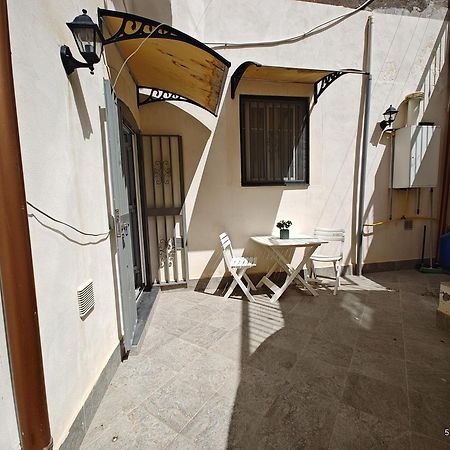 Dimora Genovesi Villa Catánia Buitenkant foto
